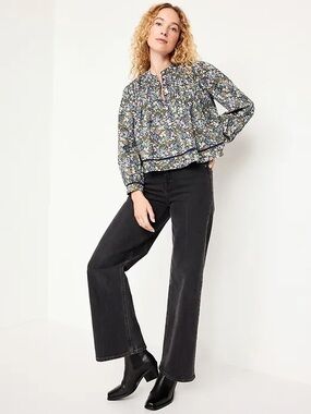 Old Navy Floral Peasant Blouse in Floral print, Blue, White, Green, Pink